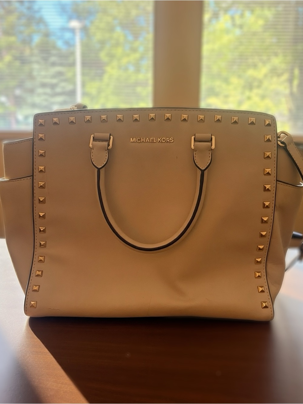 MICHAEL KORS Cream Selma Satchel